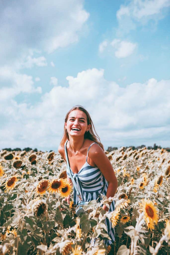 how to have fun while you're single? Here are a few things to do while you're still single.