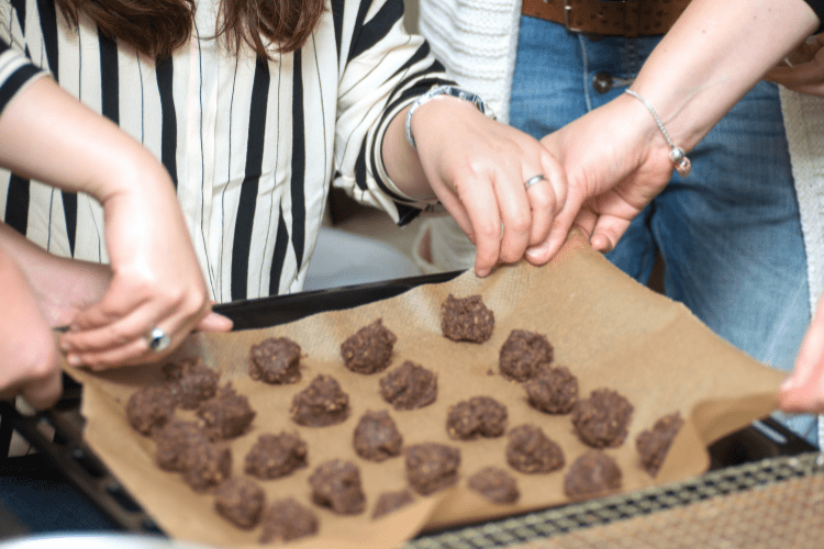 bake cookies